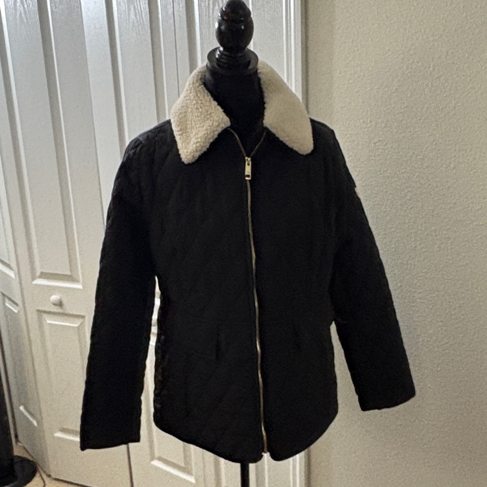 MICHAEL Michael Kors Quilted Black Puffer with Cream Shearling Collar - Picture 2 of 11